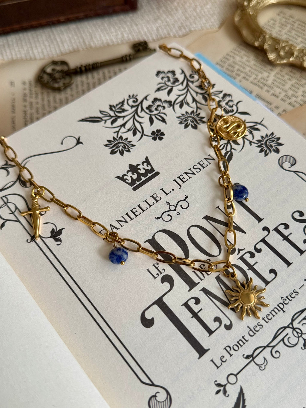 Collier Lara