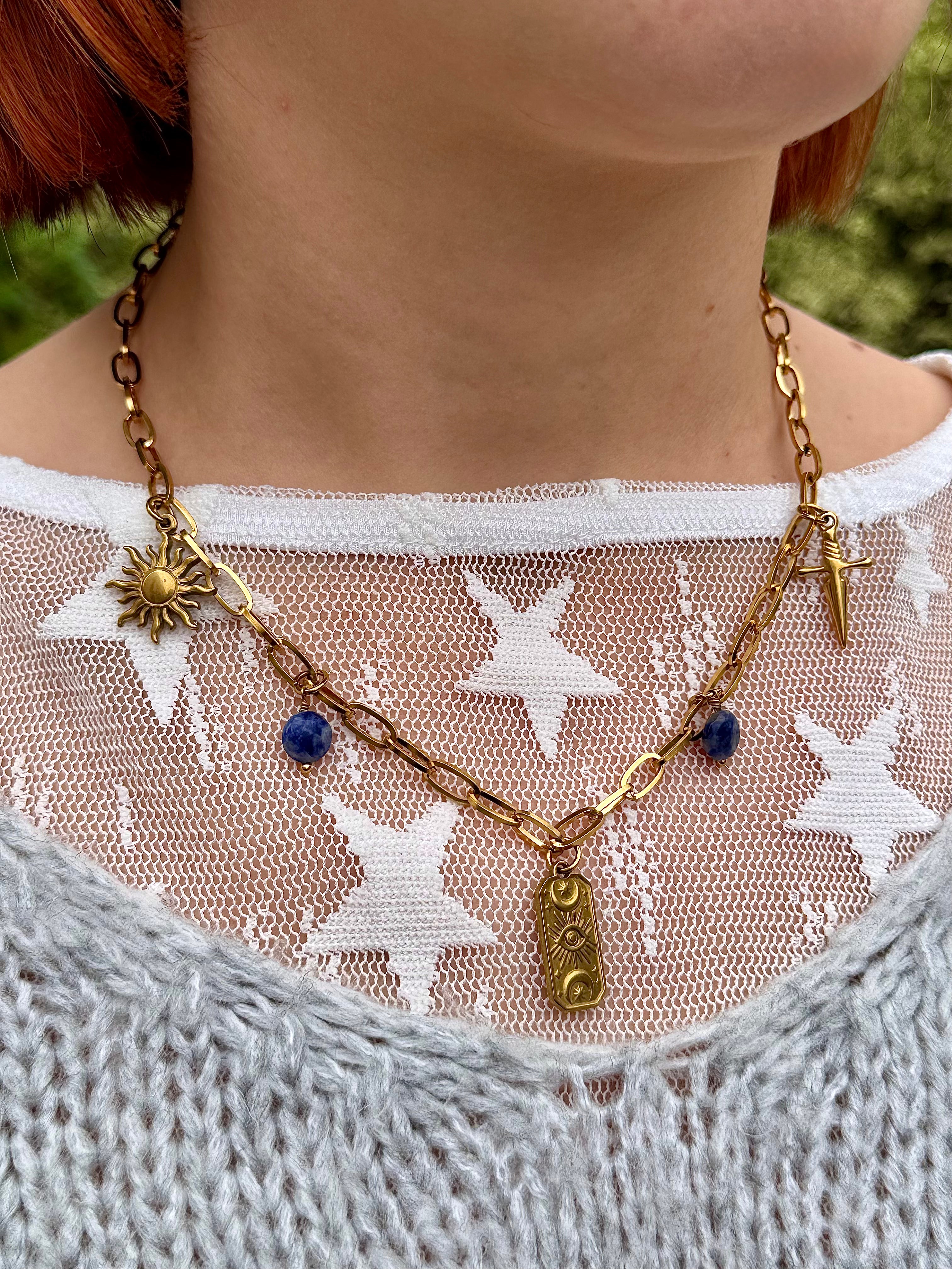 Collier Elara